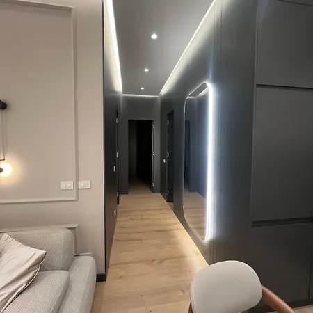 Rose Bianco 티라나